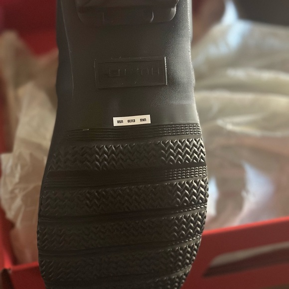 Hunter Black Boot with Red Logo - Picture 9 of 11